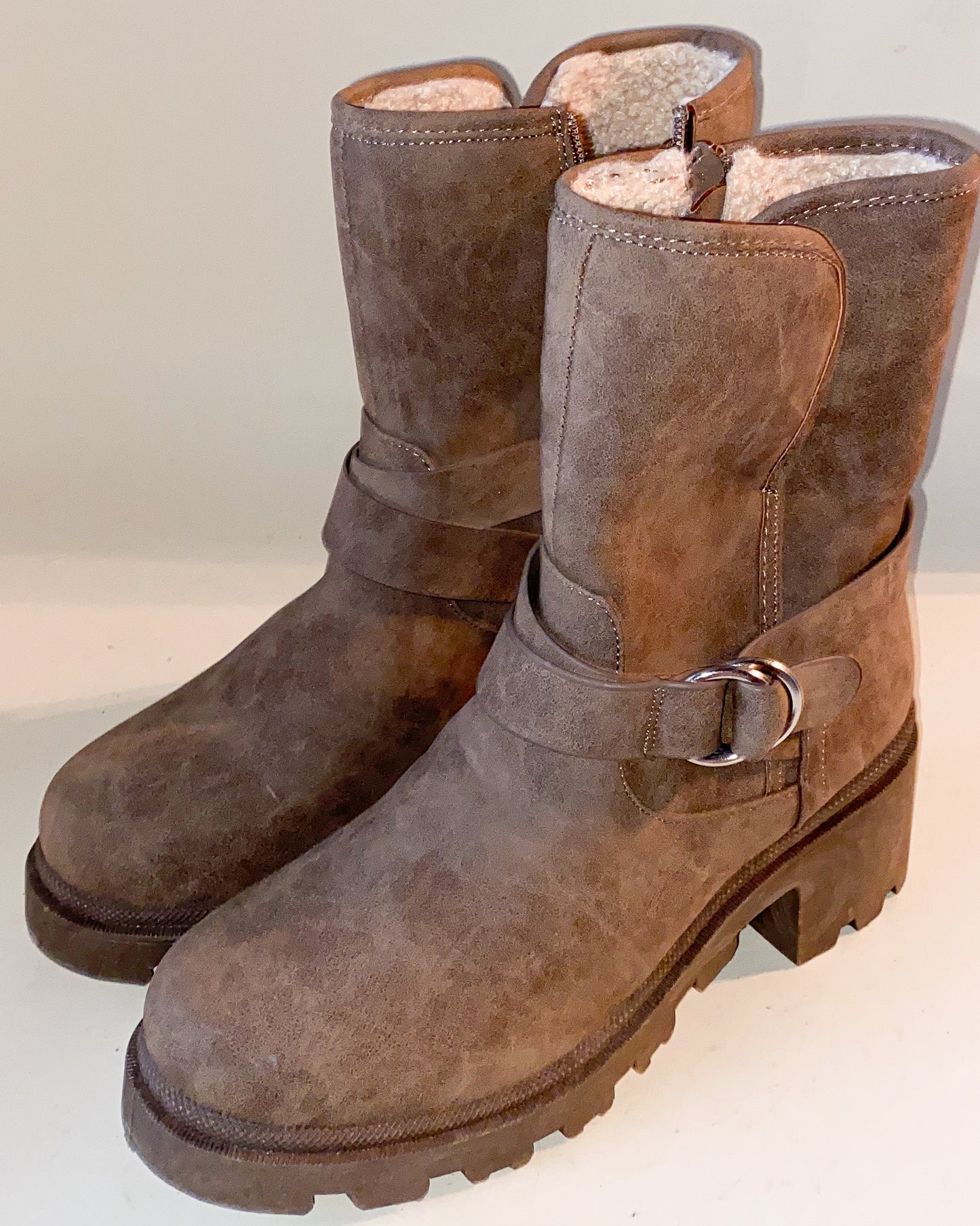 Fleece Lined Work-Style Boots in Tan