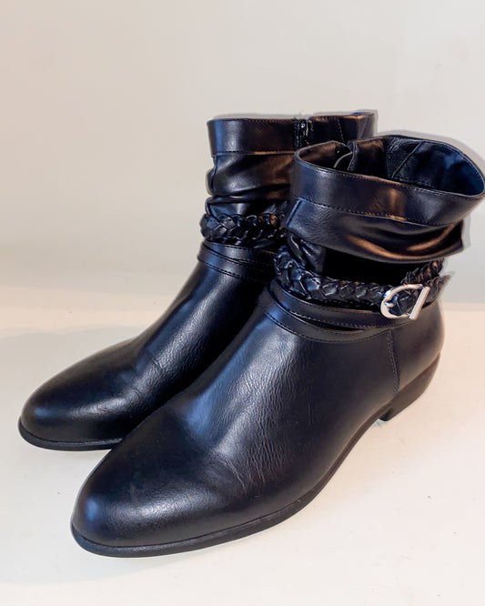 Black Looped Flat Boots