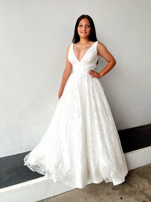 Sherri Hill Size 4 White & Silver Formal